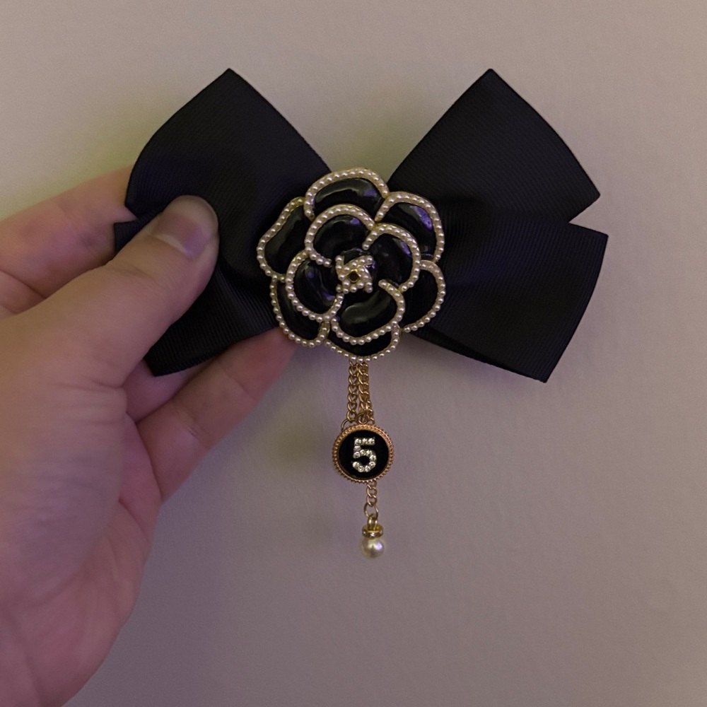 Camille Bow Pin - NWOT